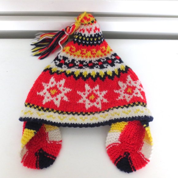 HANDMADE KNITTED PATTERN EARFLAP BEANIE - Picture 8 of 10